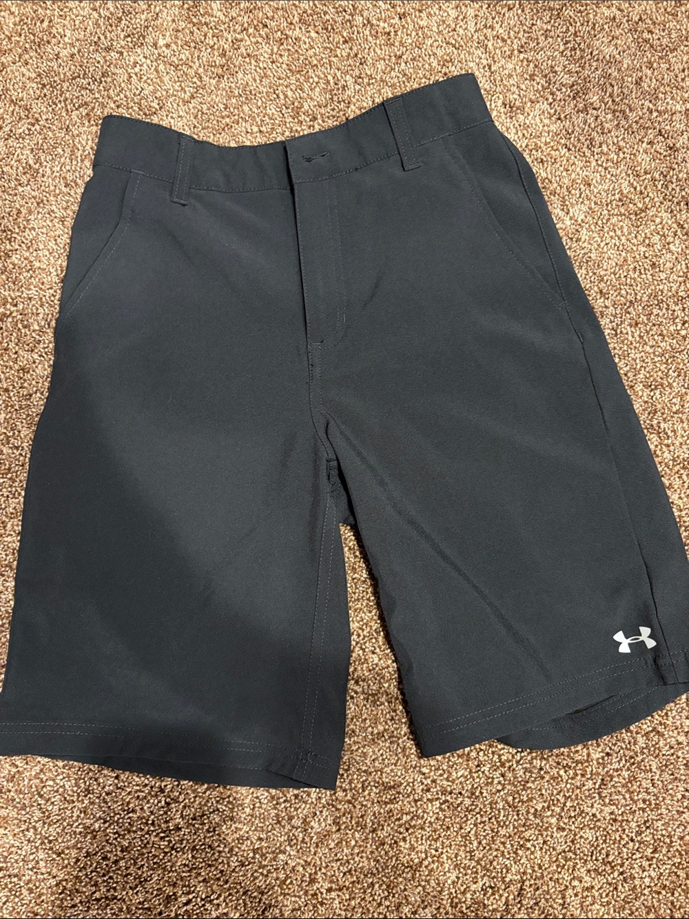 Under Armour Boys size 14 Black Athletic Golf Shorts with Logo